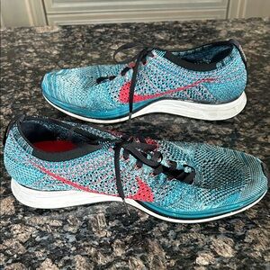 NIKE FLYKNIT RACER SNEAKERS SIZE 11